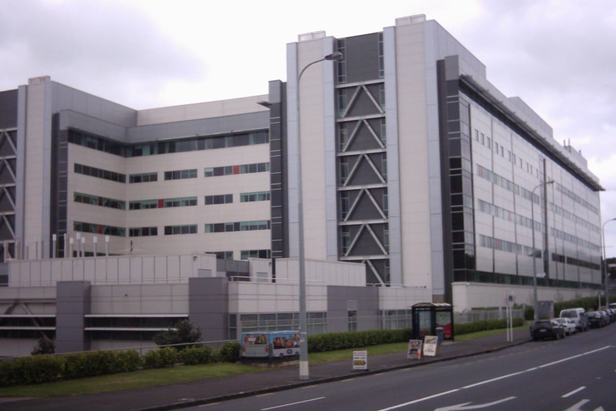The newer part of Auckland City Hospital seen from the street